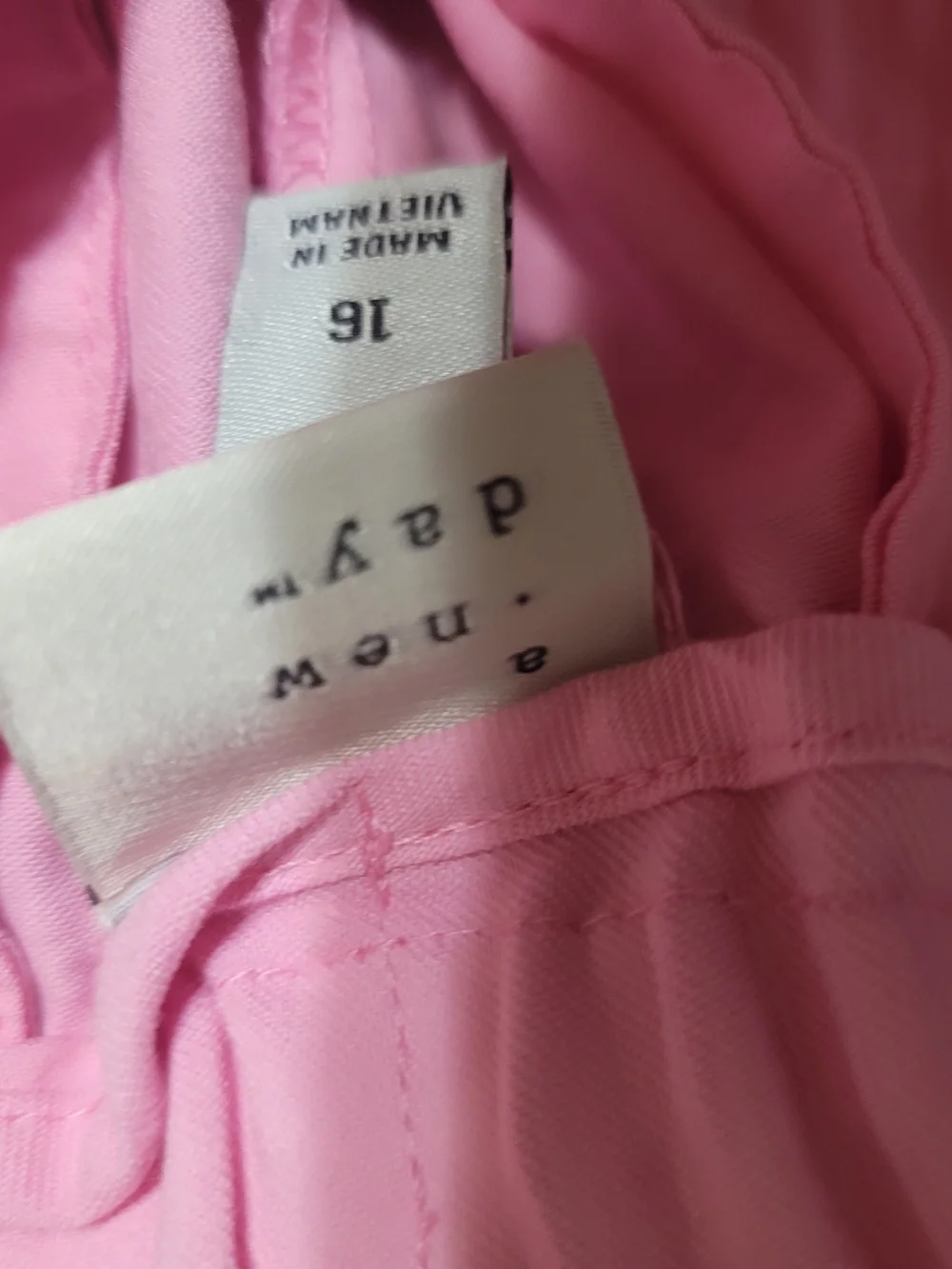 a new day Soft Pink Pleated High-Rise Shorts Sz 16